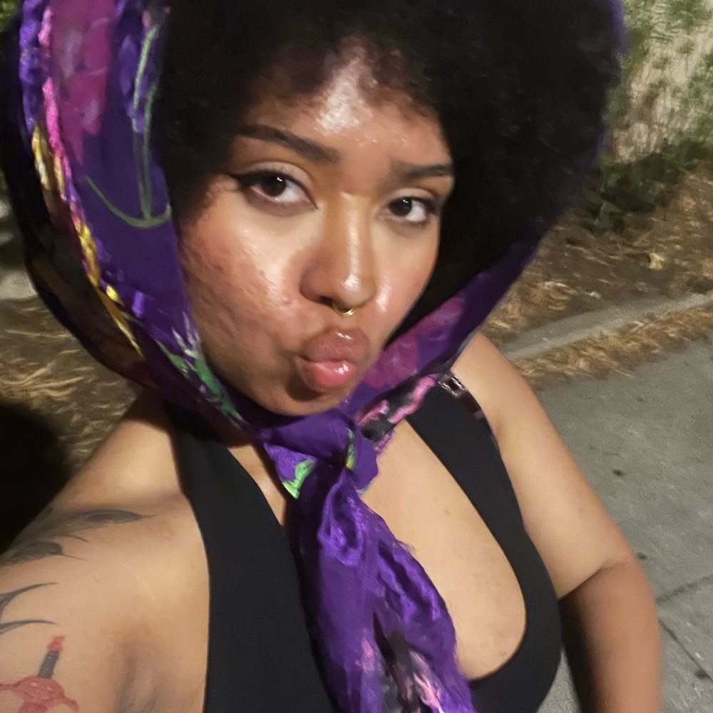 Meet your Posher, Marcela